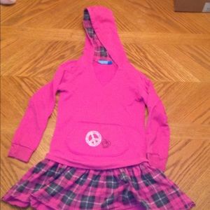 Long sleeved short dress